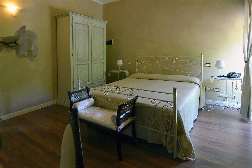 Hotel Edone Roe